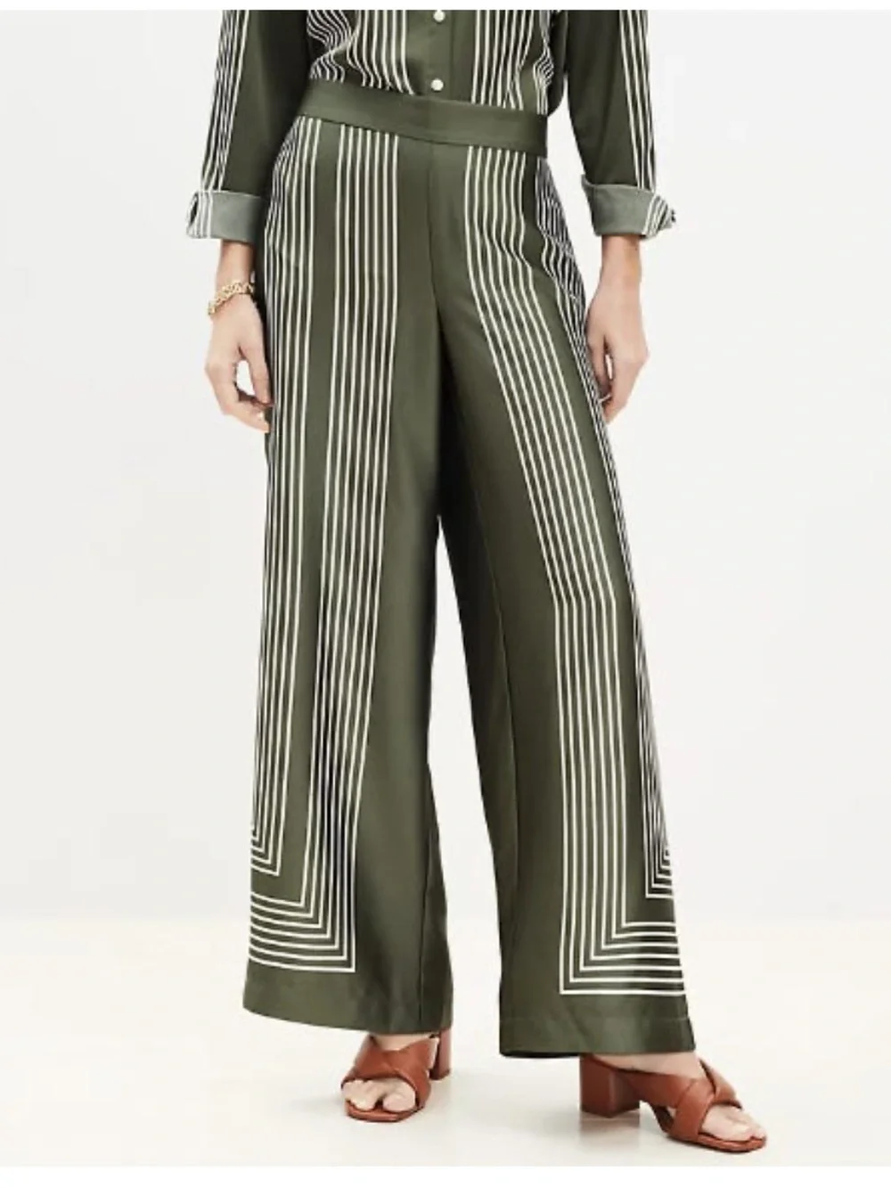 LOFT Olive Wide-Leg Pants with White Geometric Stripes